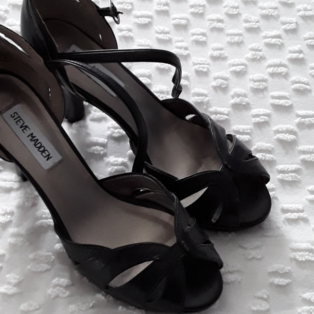 Steve madden black heels